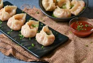 Paneer Chilli Momos Steamed